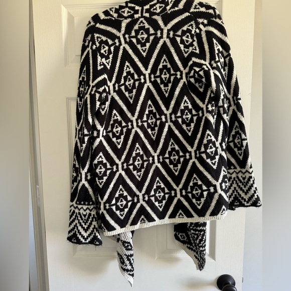Aztec Sweater - Picture 3 of 3